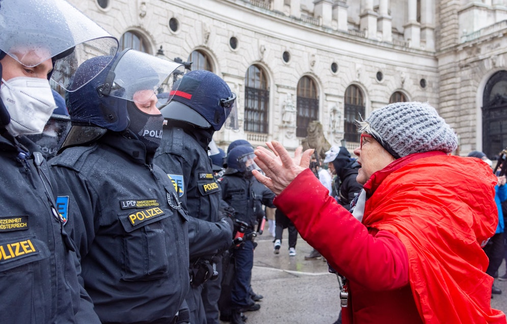 Die FPÖ geht von 20.000 Corona-Strafen seit Pandemiebeginn aus. 