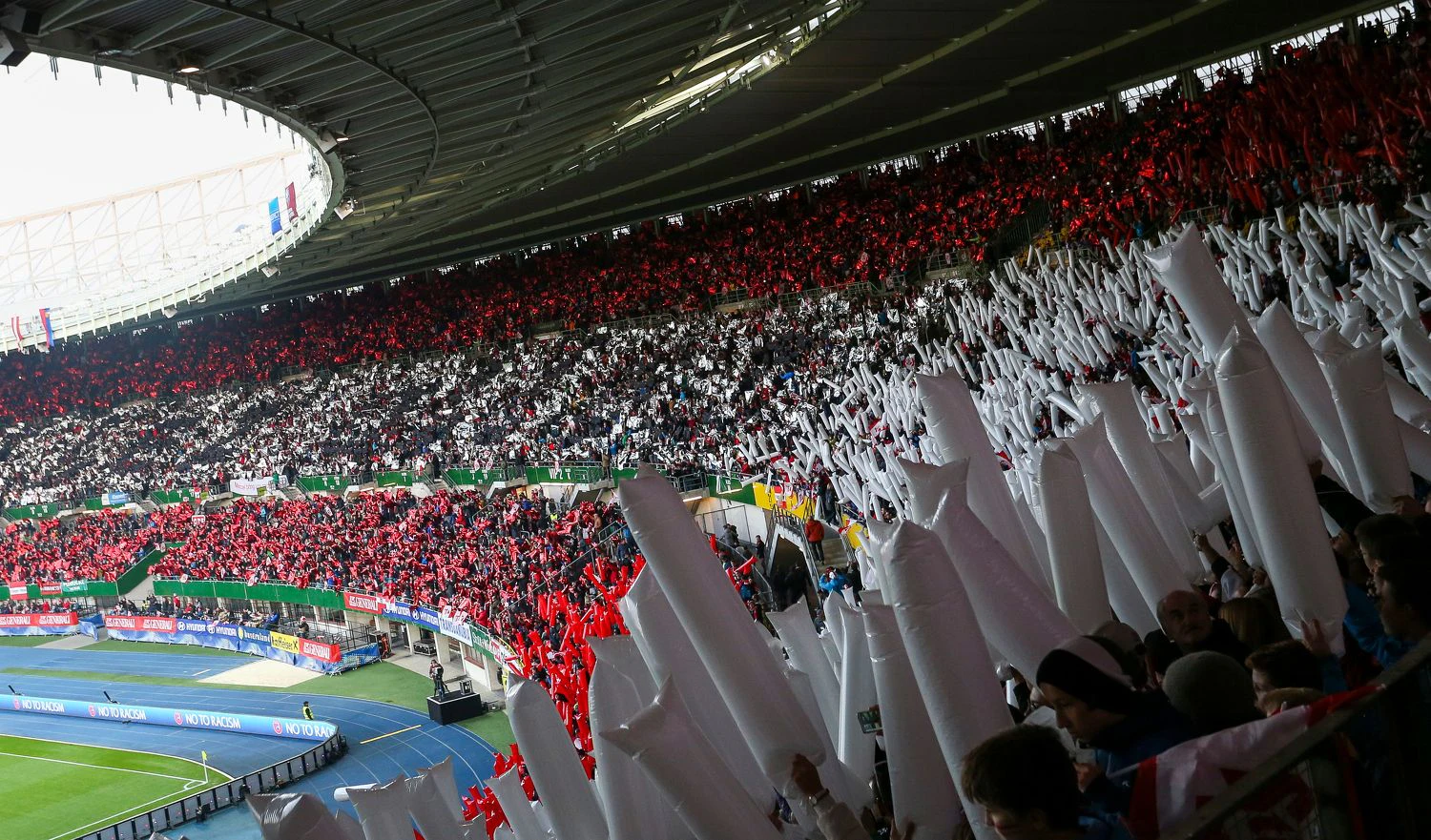 Österreichs Fußballverband wird für die Ukraine spenden. 