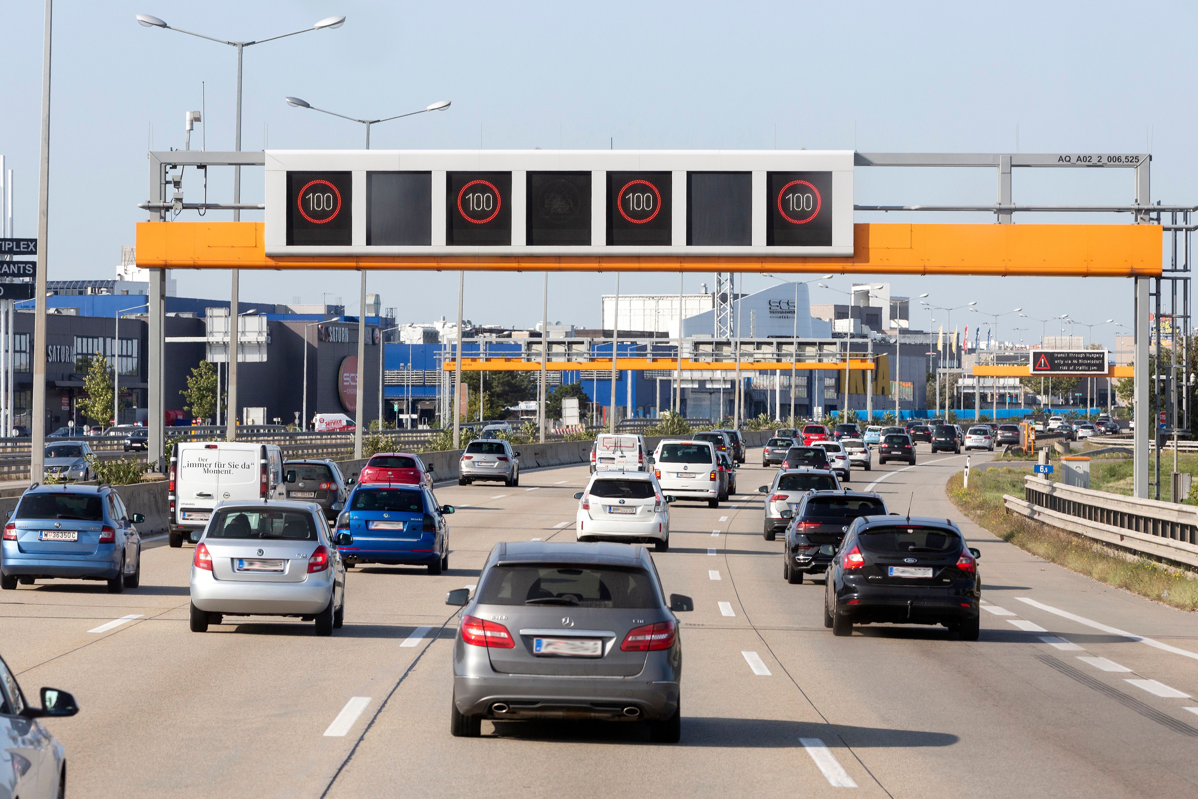 Geht es nach Greenpeace, soll nur noch Tempo 100 auf Autobahnen gelten.