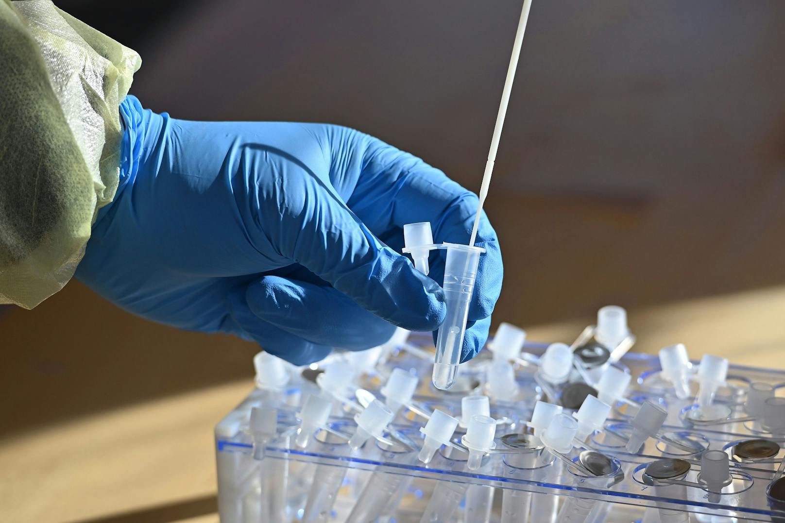 Land stellt Heimen Antigen-Tests zur Verfügung.