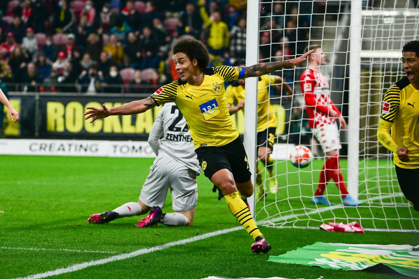 Axel Witsel erlöst Borussia Dortmund in Mainz. 