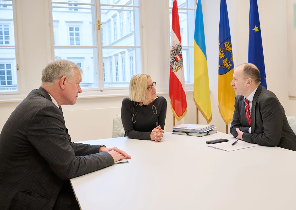 Mikl-Leitner traf den ukrainischen Botschafter.