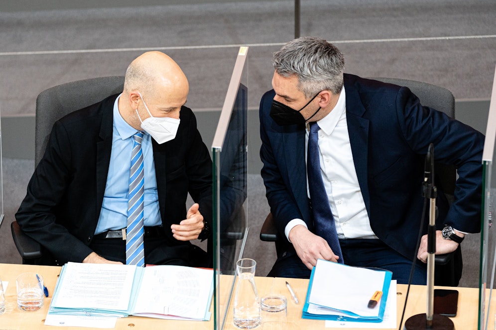 Bundeskanzler Karl Nehammer und Arbeitsminister Martin Kocher