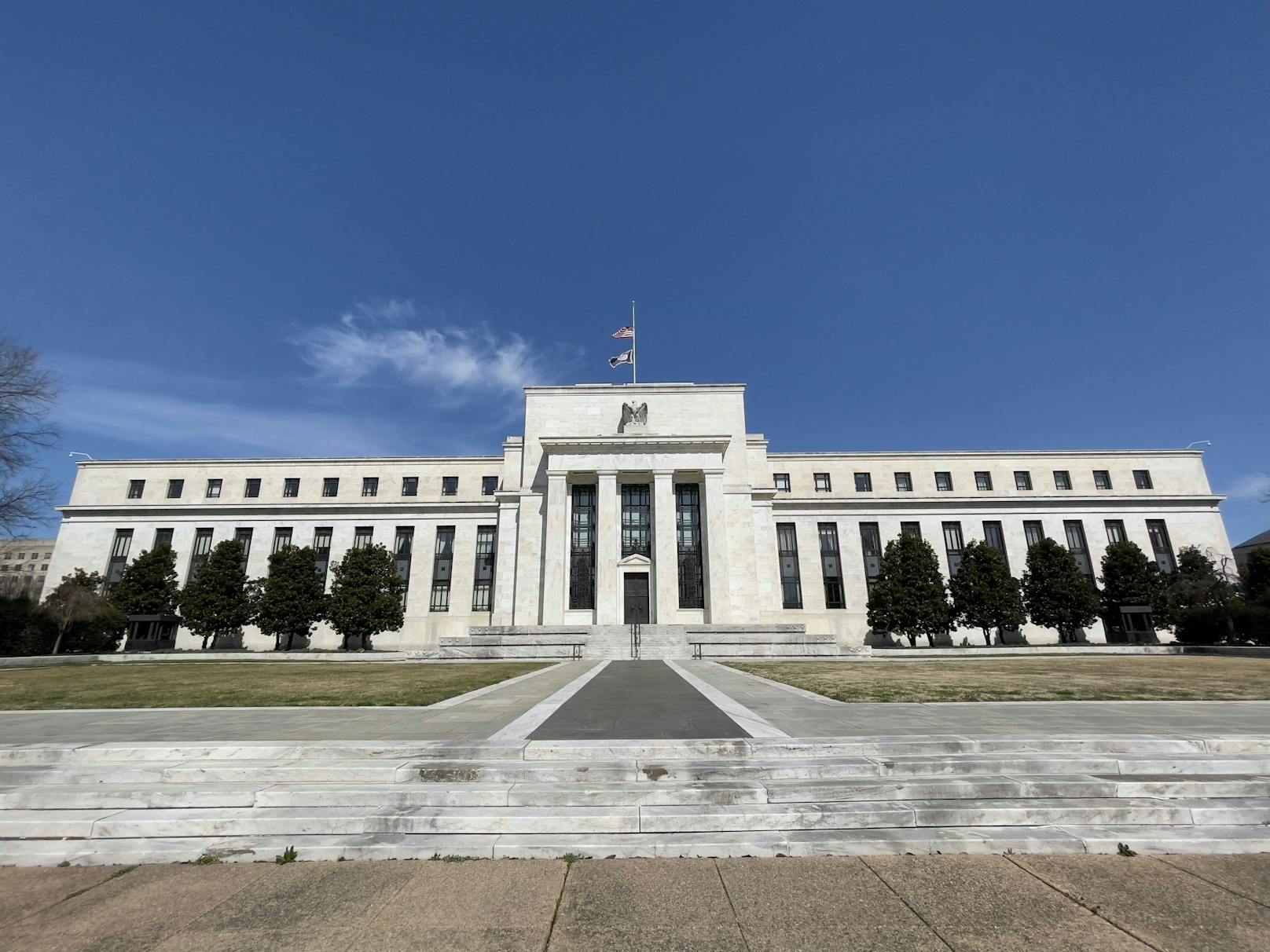 Folgen für Weltwirtschaft? US-Notenbank hebt Leitzins