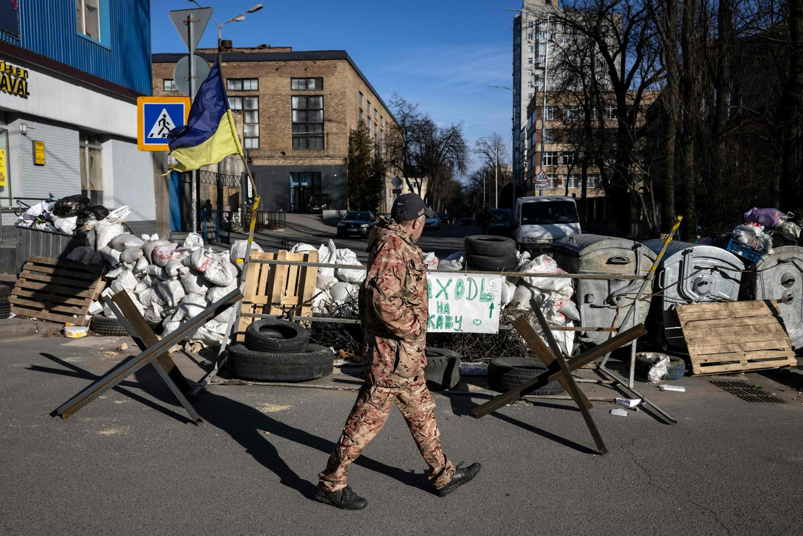 Wir schreiben Tag 21 im Ukraine-Krieg und Russland erhöht den militärischen Druck auf die Großstädte immer weiter.
