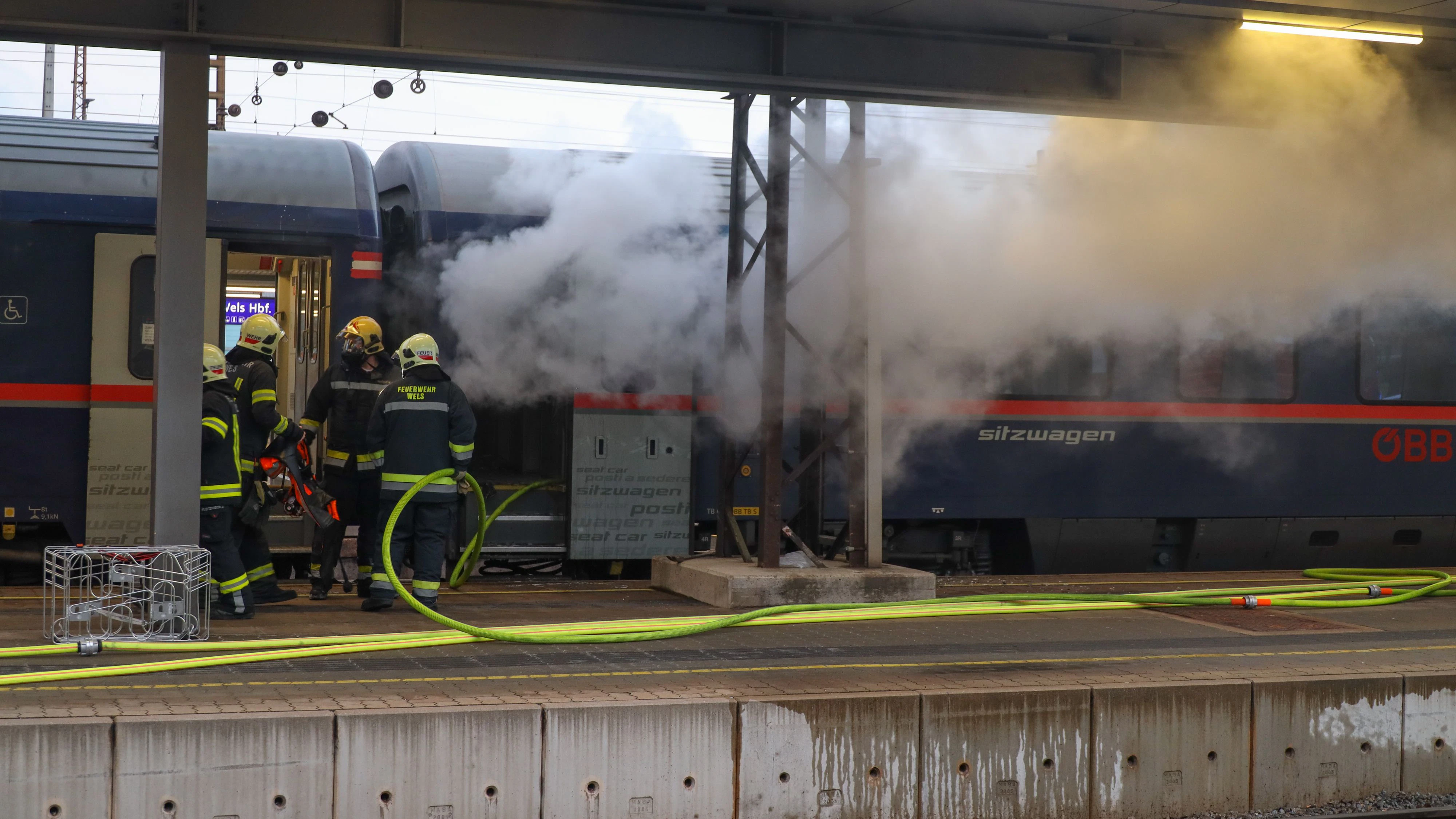 Brand eines Nachtreisezug-Waggons