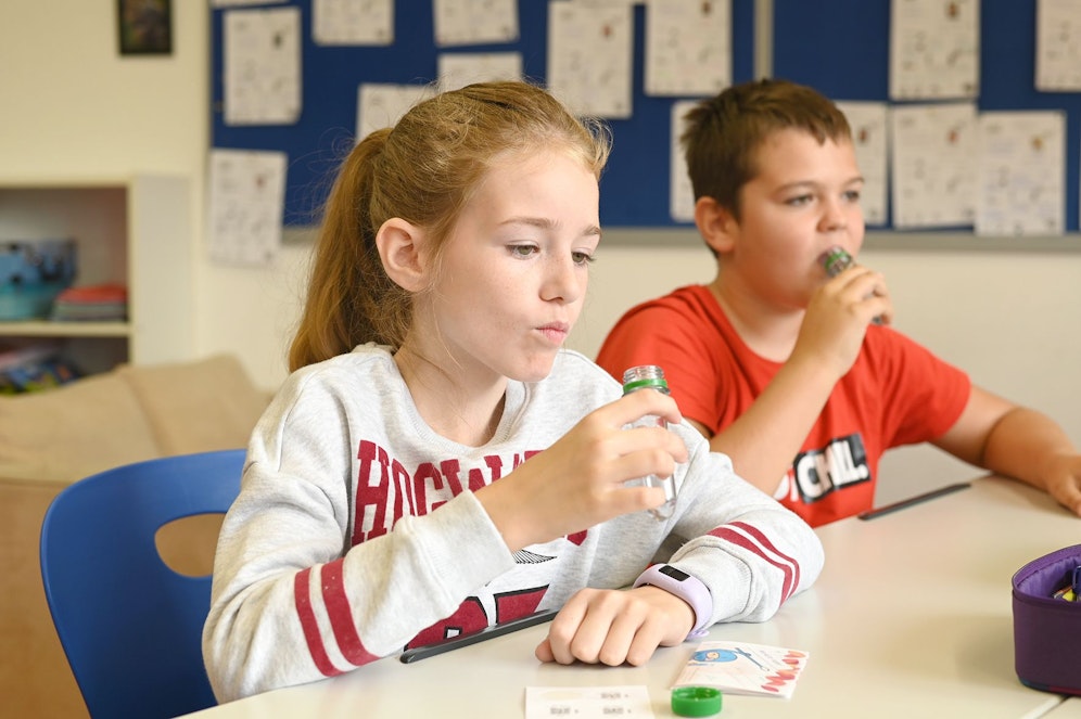 Gurgeltests an Schulen: Über die neue Teststrategie sind sich die Bundesländer uneins.