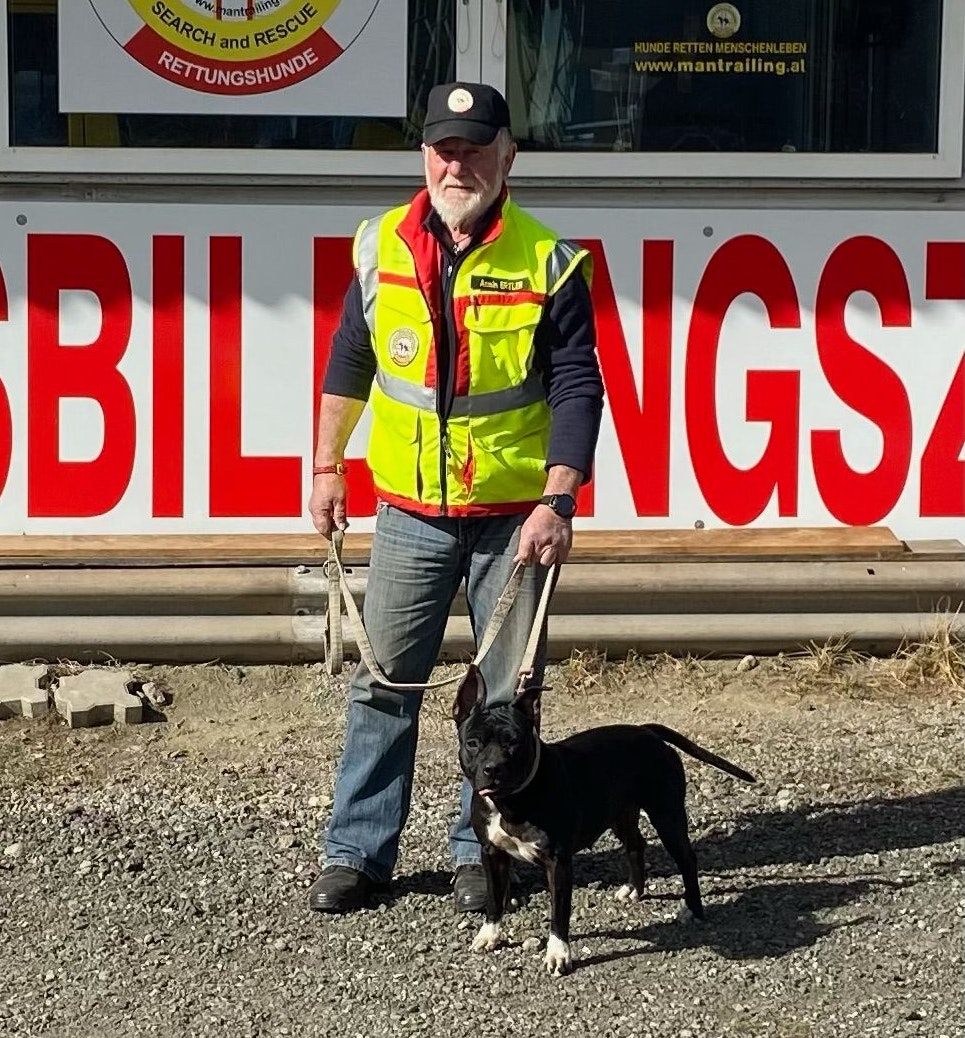 Hunde-Profi Armin Ertler rettete American Staffordshire Terrier-Hündin "Lady".