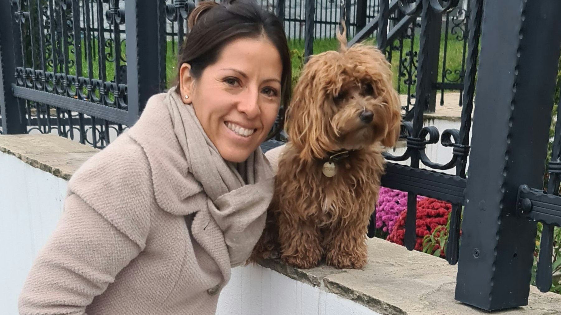 "Salsa" mit ihrem Frauchen. 