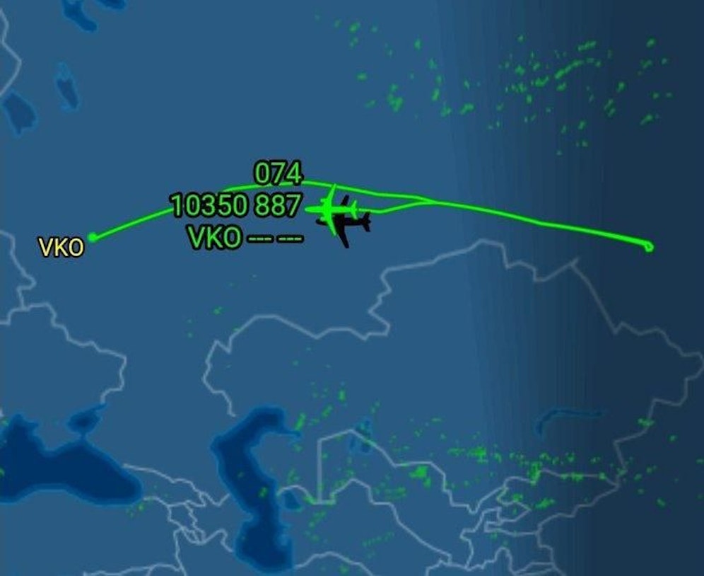 In der Nacht auf Donnerstag war die Maschine des russischen Aussenministers Sergej Lawrow von Moskau nach Peking unterwegs, als sie auf halbem Weg plötzlich umkehrte.