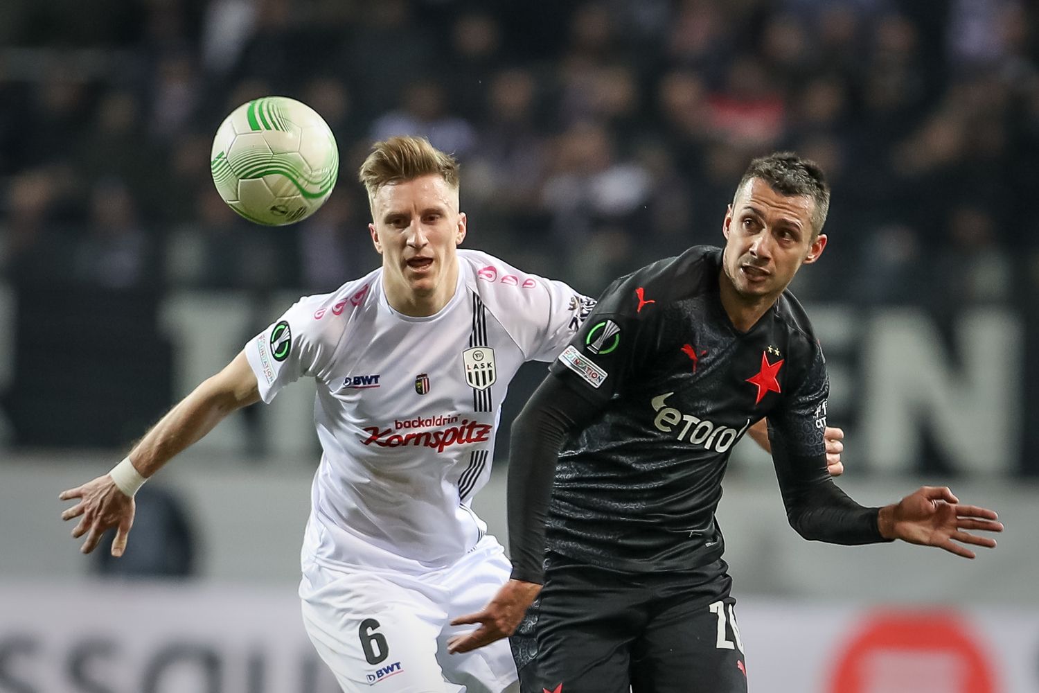 Der LASK im Duell mit Slavia Prag. 