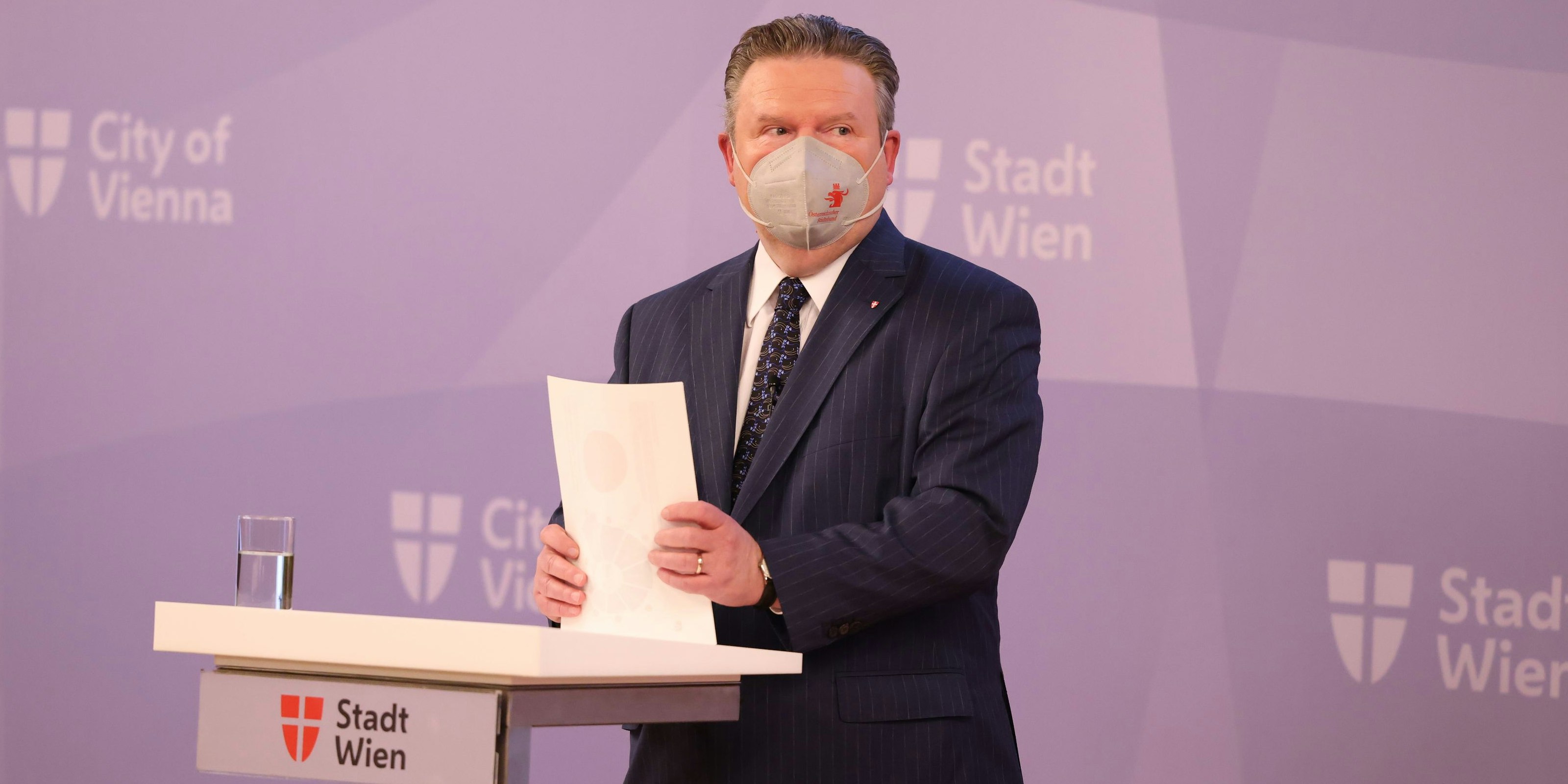 Die Corona-Zahlen machen Experten und dem Stadtchef Sorgen – Michael Ludwig legt seinen Corona-Plan vor.