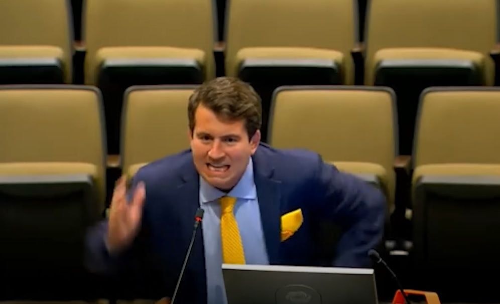 US-Komiker Alex Stein fordert ihn einem Rap-Song die Erschießung des russischen Präsidenten Wladimir Putin.