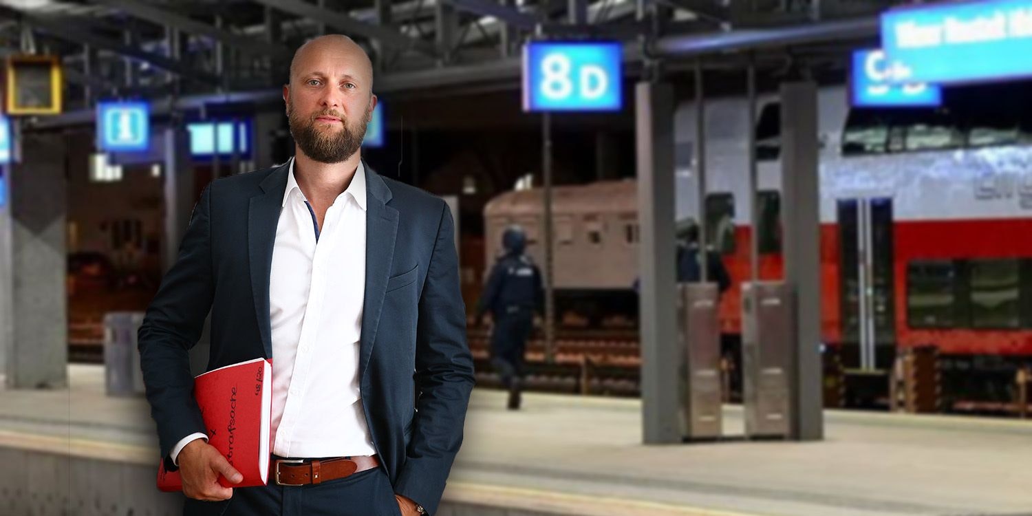 Anwalt Florian Kreiner vertritt den Hauptangeklagten vor Gericht.