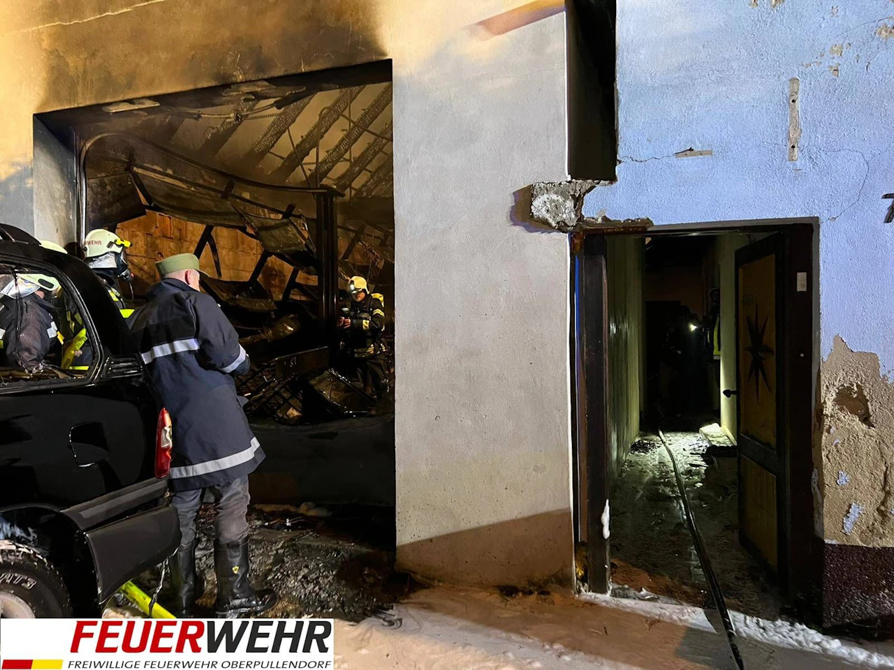 Heute.at - Garage in Vollbrand: Kinder und Frau aus Haus gerettet