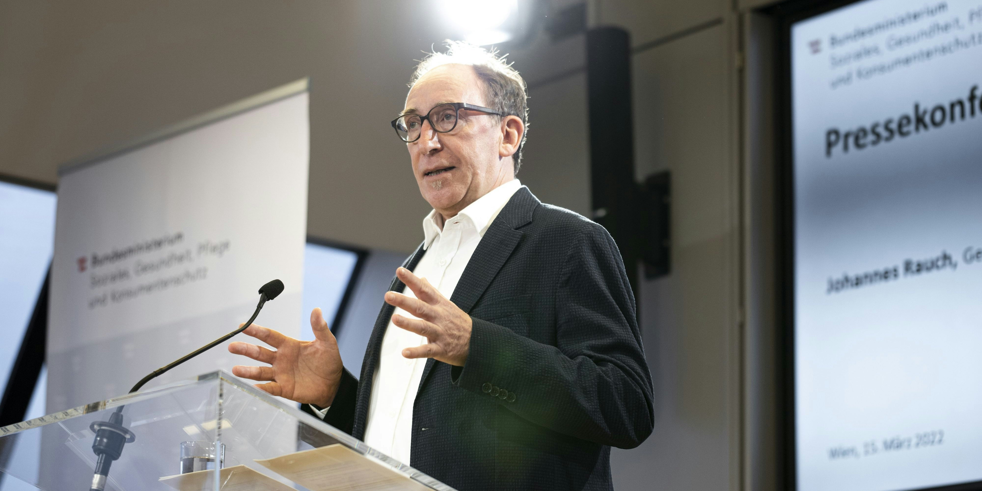 Gesundheitsminister Johannes Rauch gab am Freitag eine eilig einberufene Pressekonferenz.