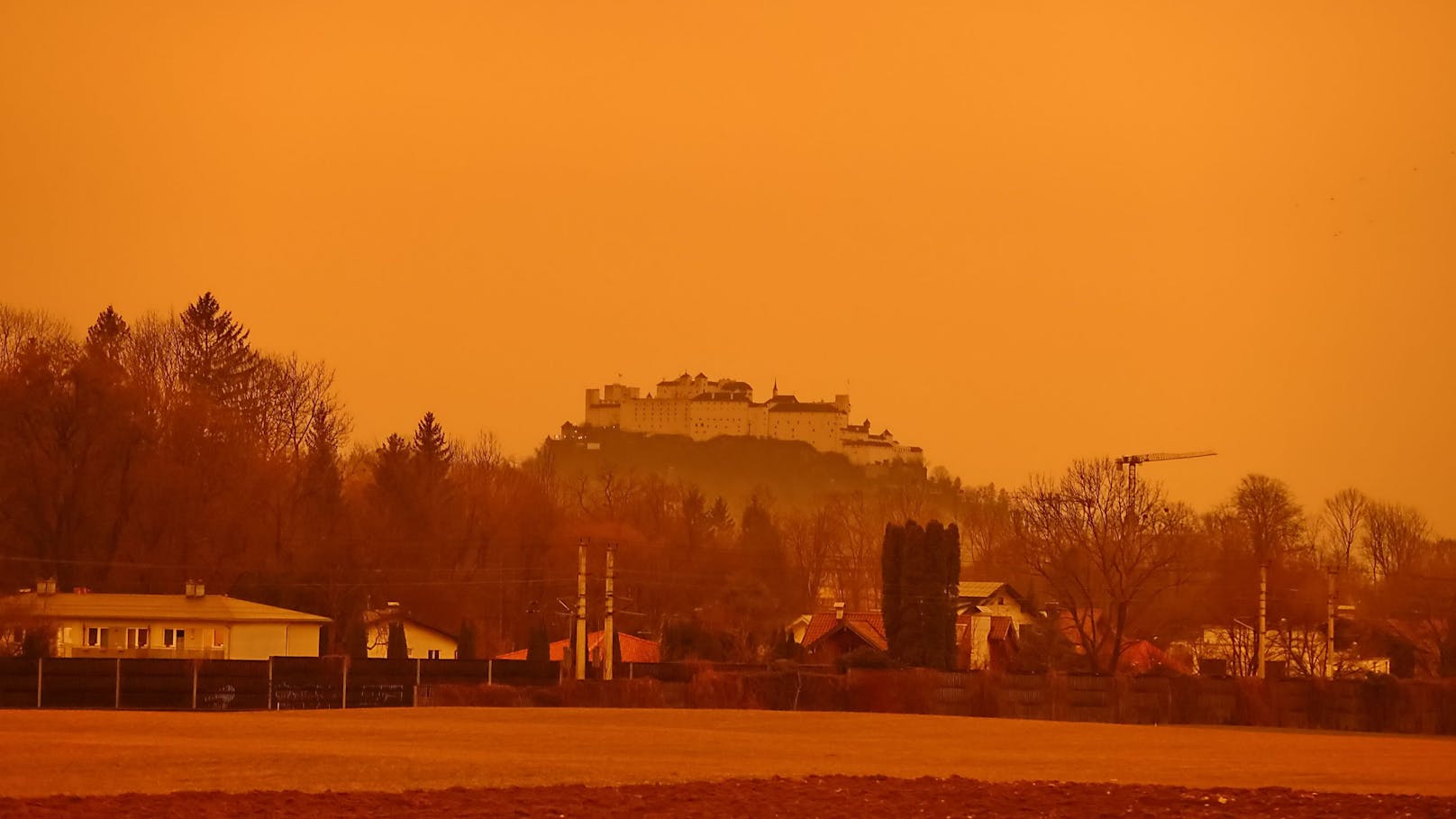 Mitte März führte der Saharastaub auch in Österreich zu einer gelblich-rötlichen Verfärbung des Himmels.