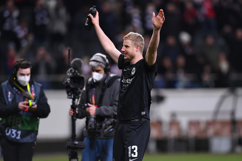 Martin Hinteregger und Frankfurt treffen auf Barcelona. 
