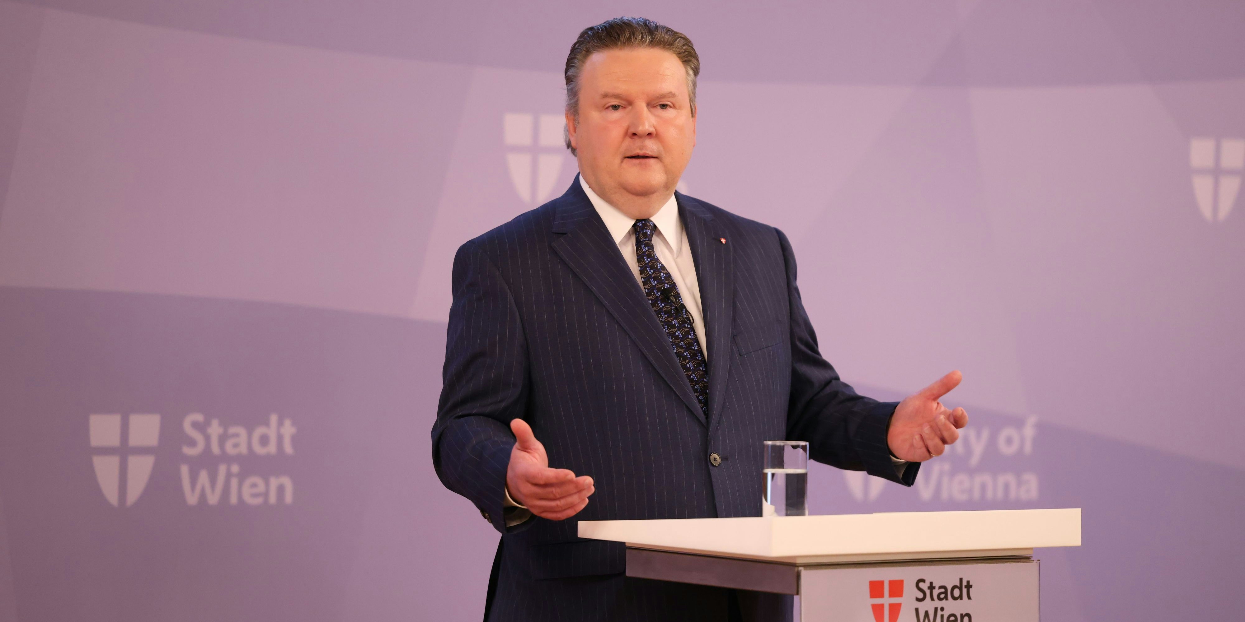 Die neuen Corona-Maßnahmen ab Mittwoch sind dem Wiener Stadtchef nicht genug.