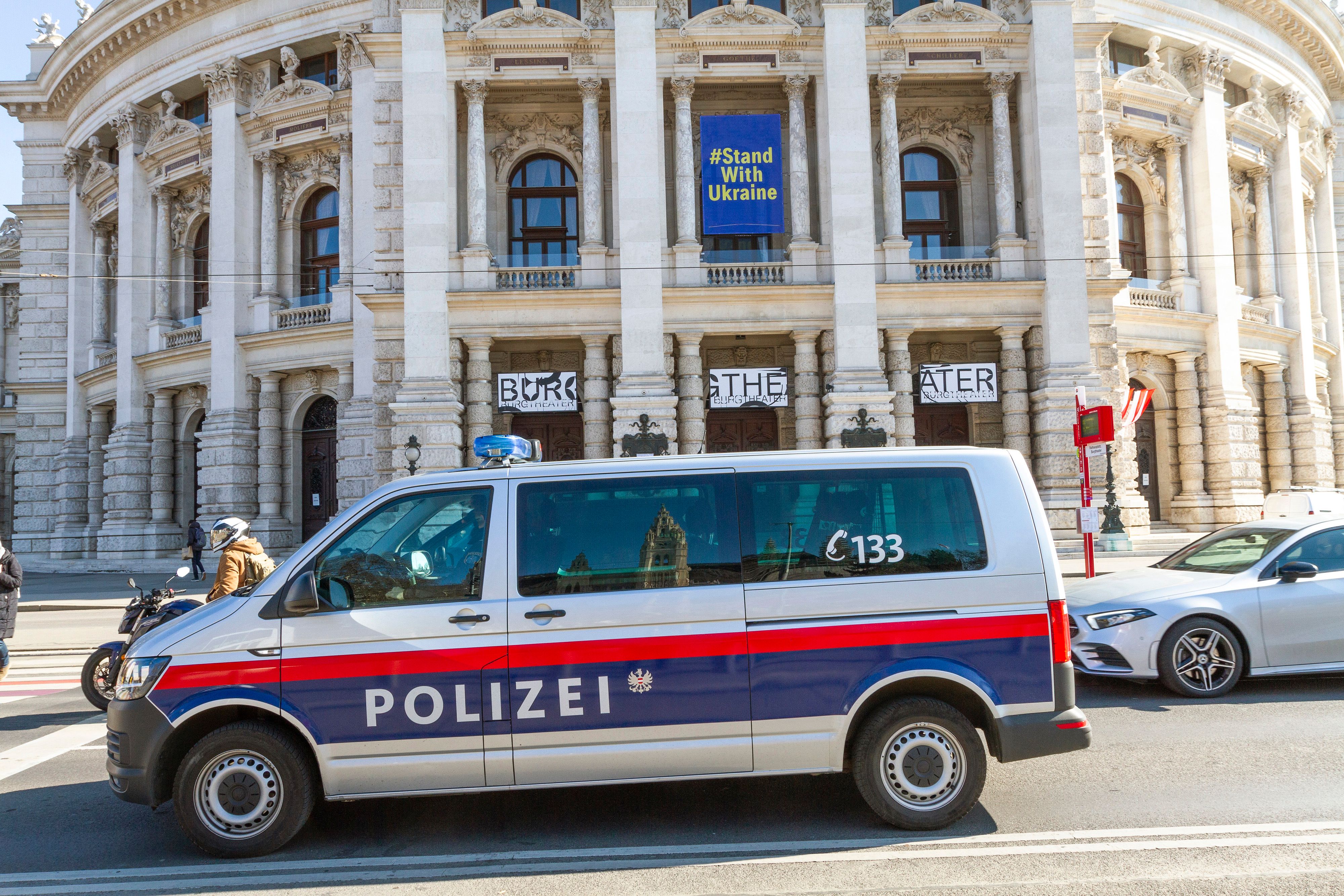 Im Fall einer rätselhaften prügelattacke meldet die Wiener Polizei nun zwei Festnahmen.