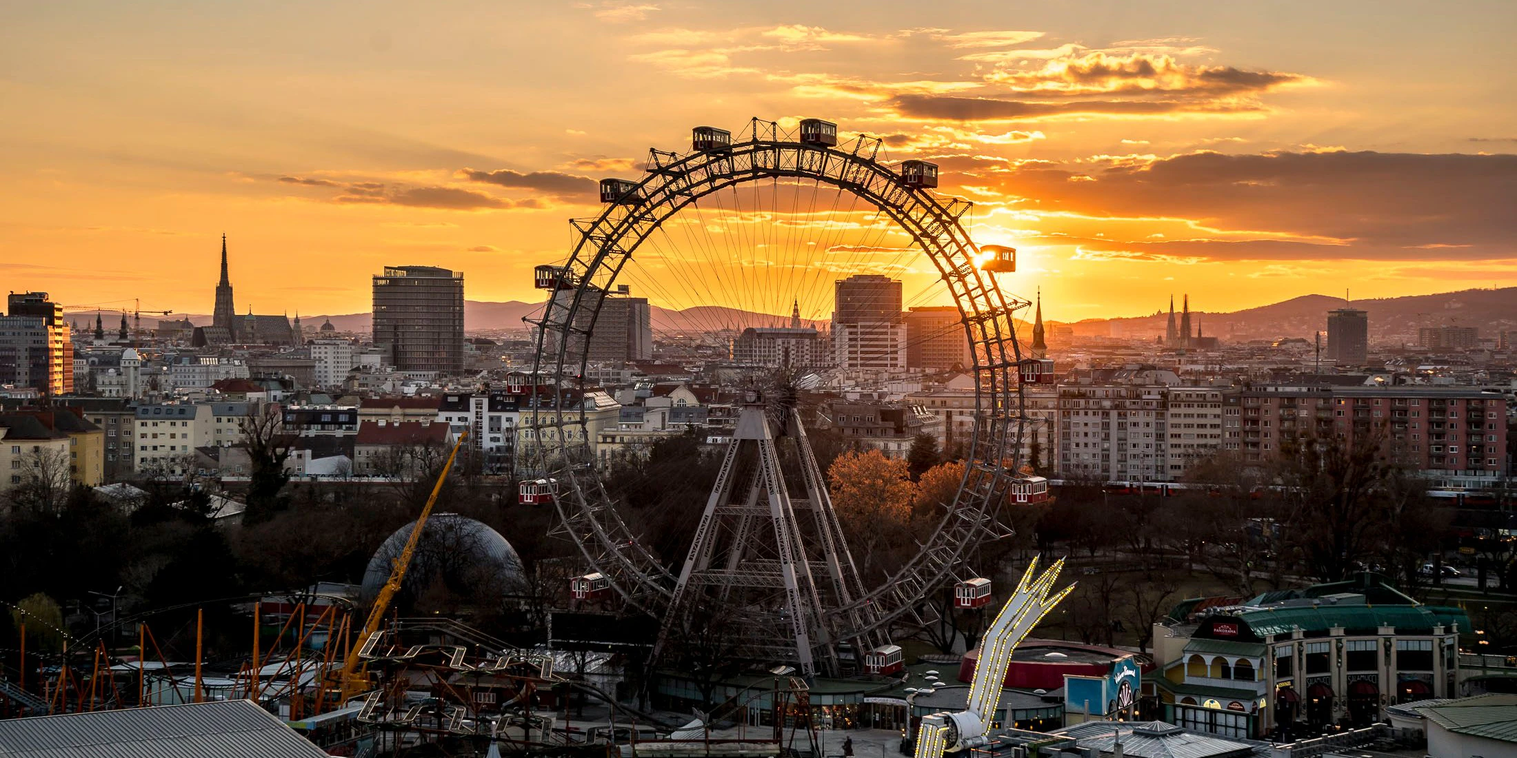 Die nächsten Tage werden durchgehend sonnig – mittlerweile geht die Sonne auch erst nach 18 unter.