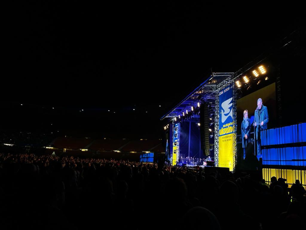 Alexander Van der Bellen wurde von den 45.000 Zusehern gefeiert wie ein Popstar.