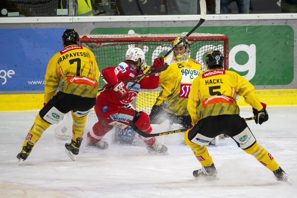 Enger Play-off-Fight zwischen den Caps und dem KAC.