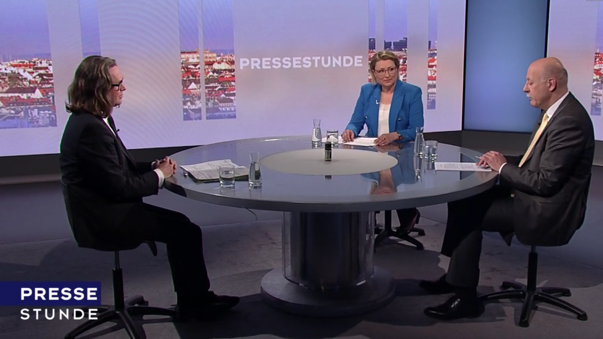 Martin Polaschek wurde von Helma Poschner (ORF) und <em>"Heute"</em>-Chefredakteur Christian Nusser interviewt.&nbsp;