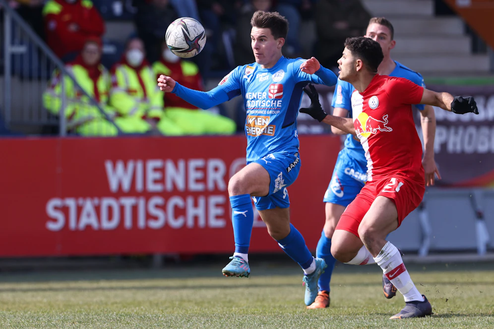 Der FAC (im Bild Komornyik) enteilte auch Liefering.