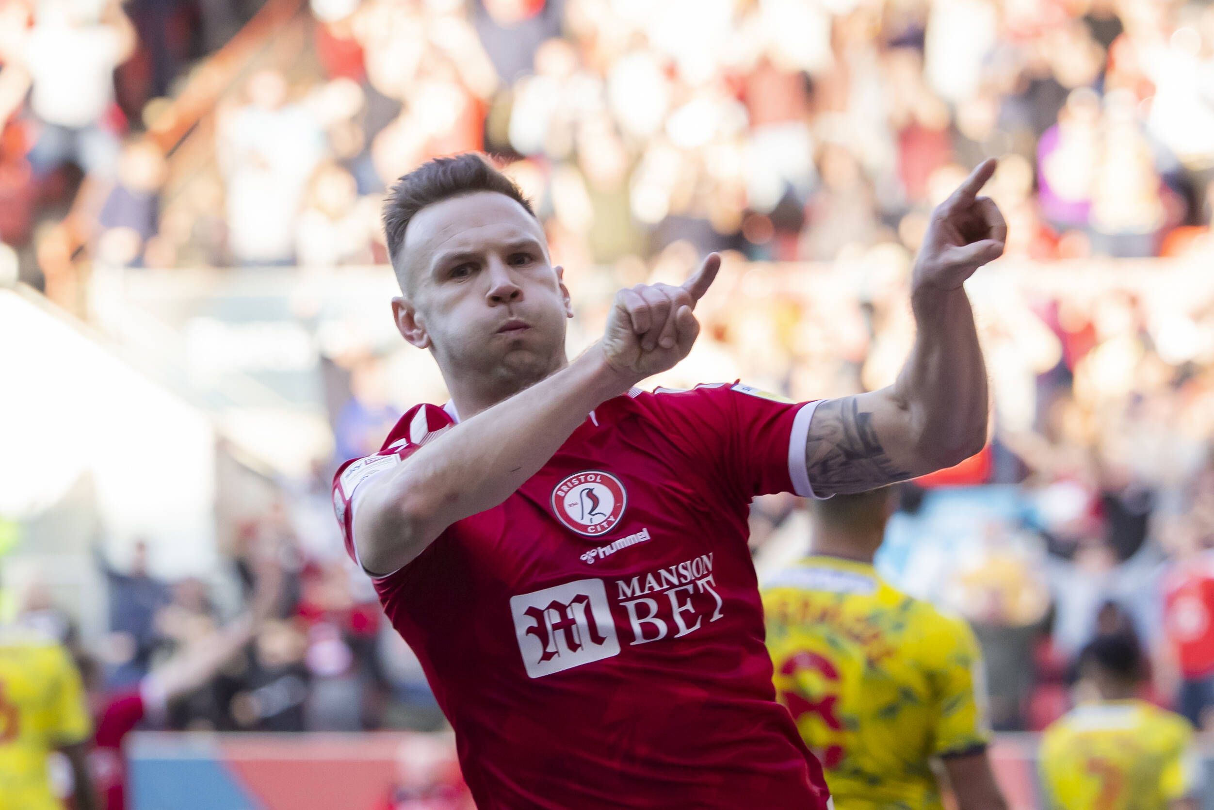 Bristol-Legionär Andreas Weimann jubelt.