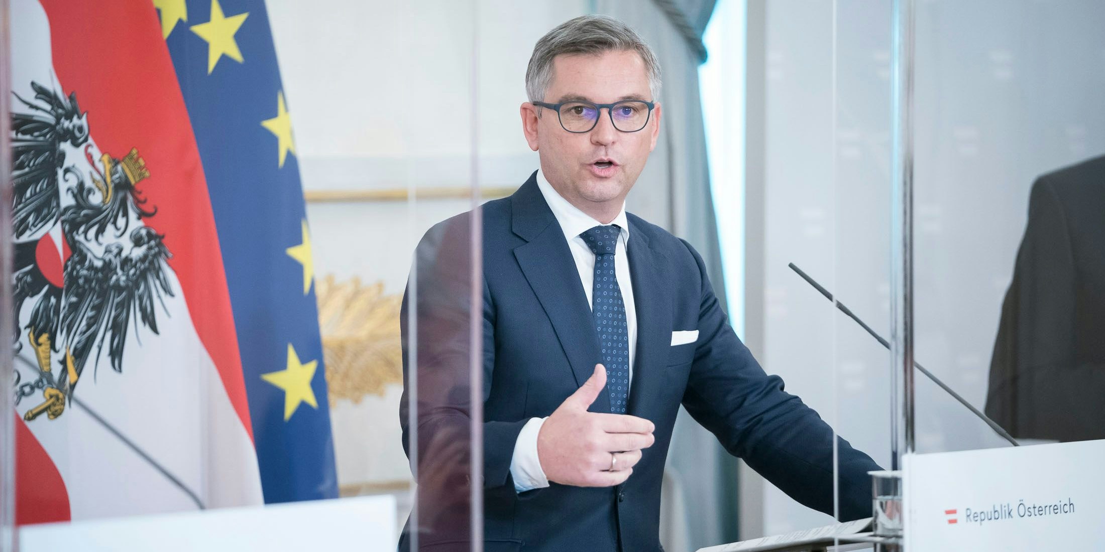 Nur eine Nacht nach der Pressekonferenz wurde Finanzminister Magnus Brunner positiv getestet.