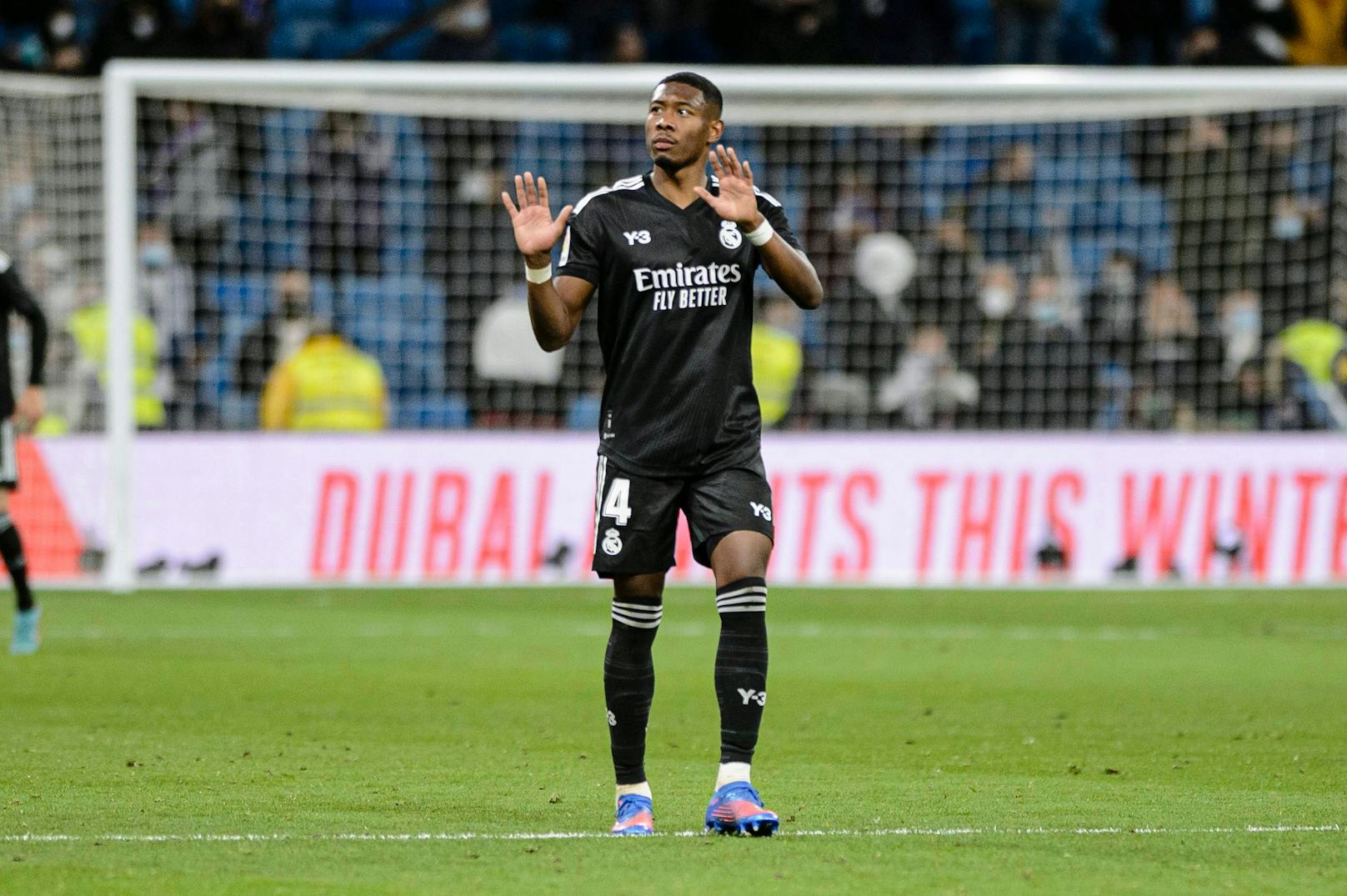 David Alaba entschuldigt sich bei den Fans für das Clasico-Debakel.