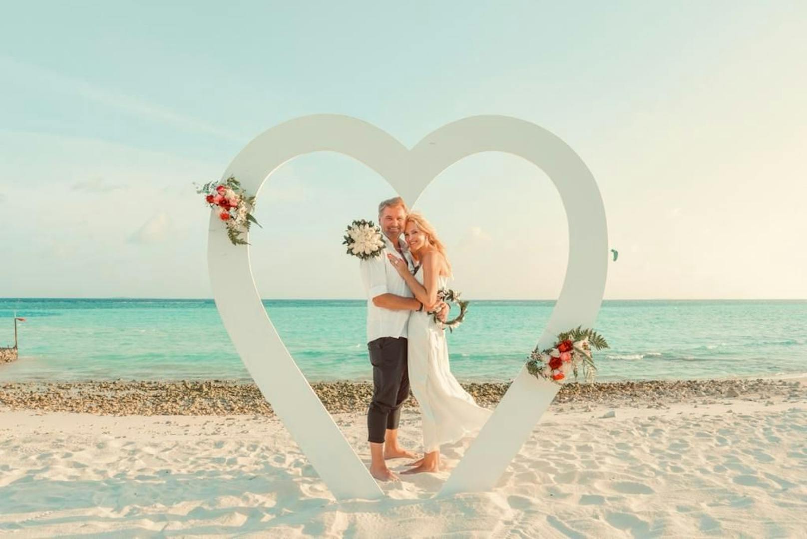 Nik P. hat heimlich geheiratet. Auf den Malediven gaben sich der Schlagersänger ("Ein Stern") und seine Karin das Ja-Wort, ganz privat.
