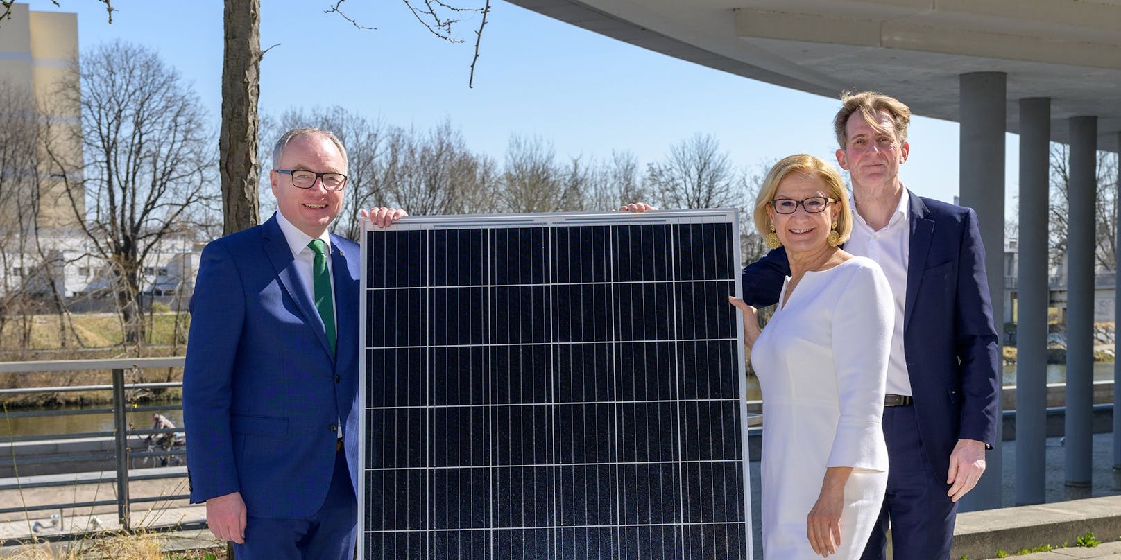 Wollen die Energiewende weiter beschleunigen: LH-Stellvertreter Stephan Pernkopf, Landeshauptfrau Johanna Mikl-Leitner und EVN-Vorstandsdirektor Franz Mittermayer.