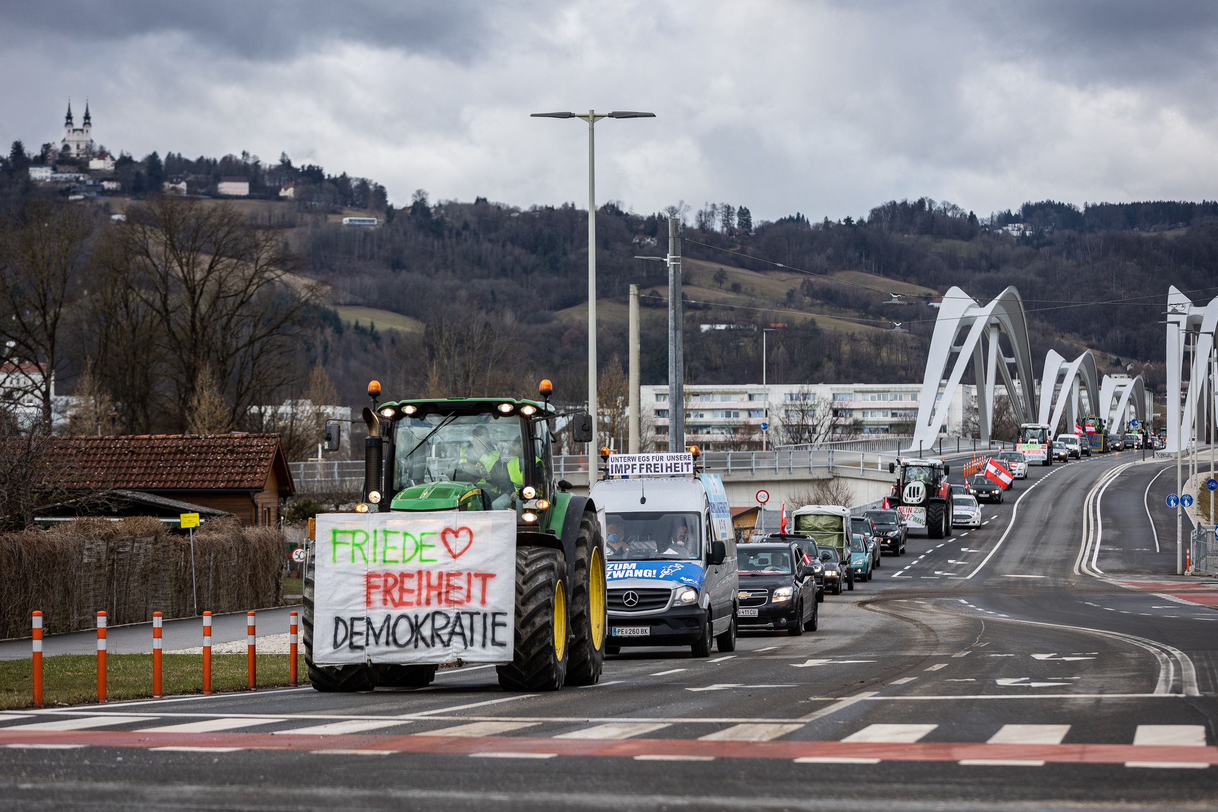 Beim Autokorso am 21. Februar blockierten die Impfgegner drei Stunden lange die Linzer Innenstadt.