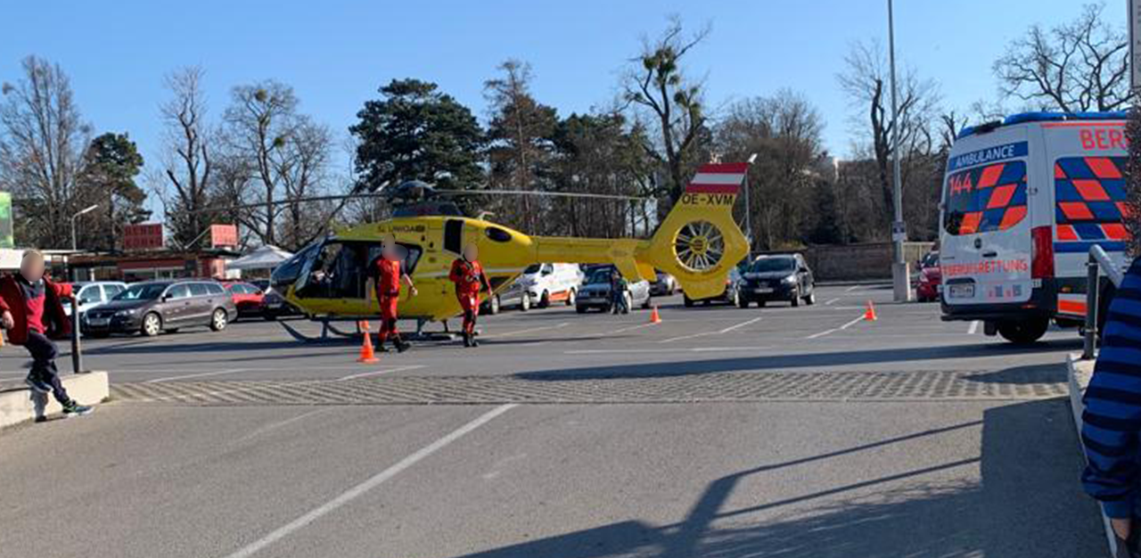 Ein Rettungseinsatz mit Helikopter sorgte in Wien-Liesing für Aufsehen.