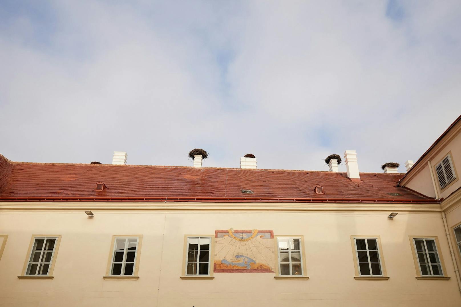 Landesausstellung startet in Niederösterreich: Schloss mit Sonnenuhr