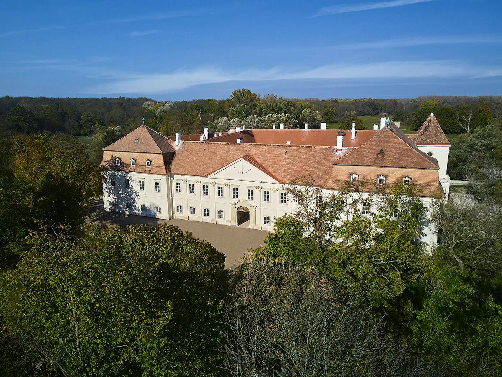 Das frisch renovierte Schloss in Marchegg