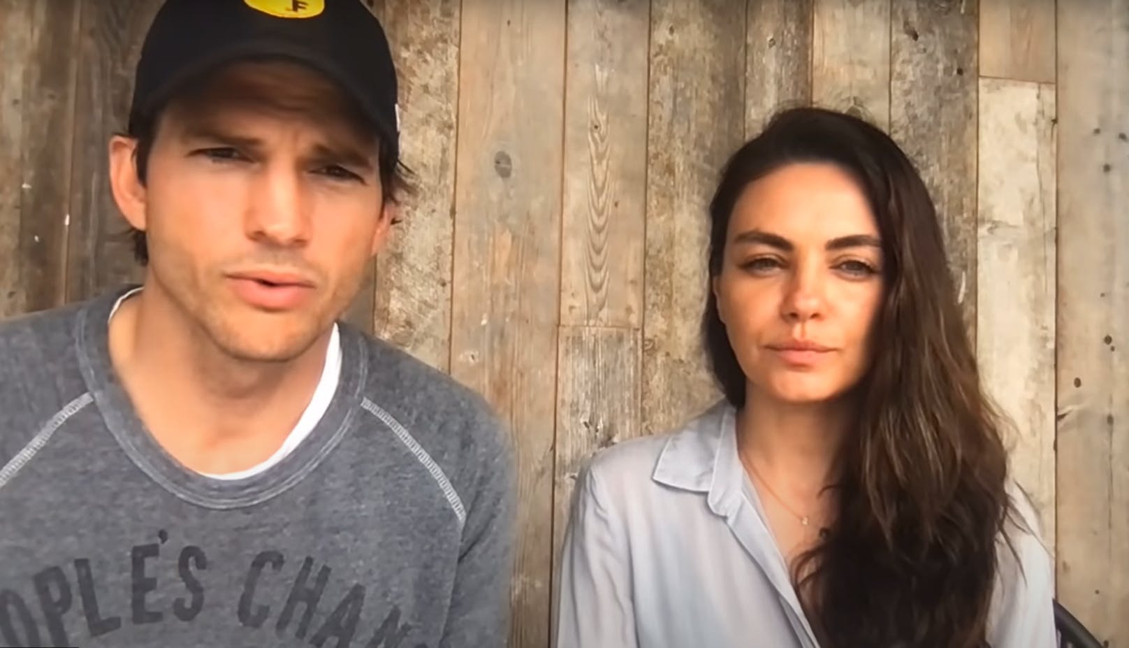 Sie sammeln Geld für humanitäre Hilfe für die Ukraine: Die ukrainisch-amerikanische Schauspielerin Mila Kunis (38) und ihr Mann Ashton Kutcher (44).