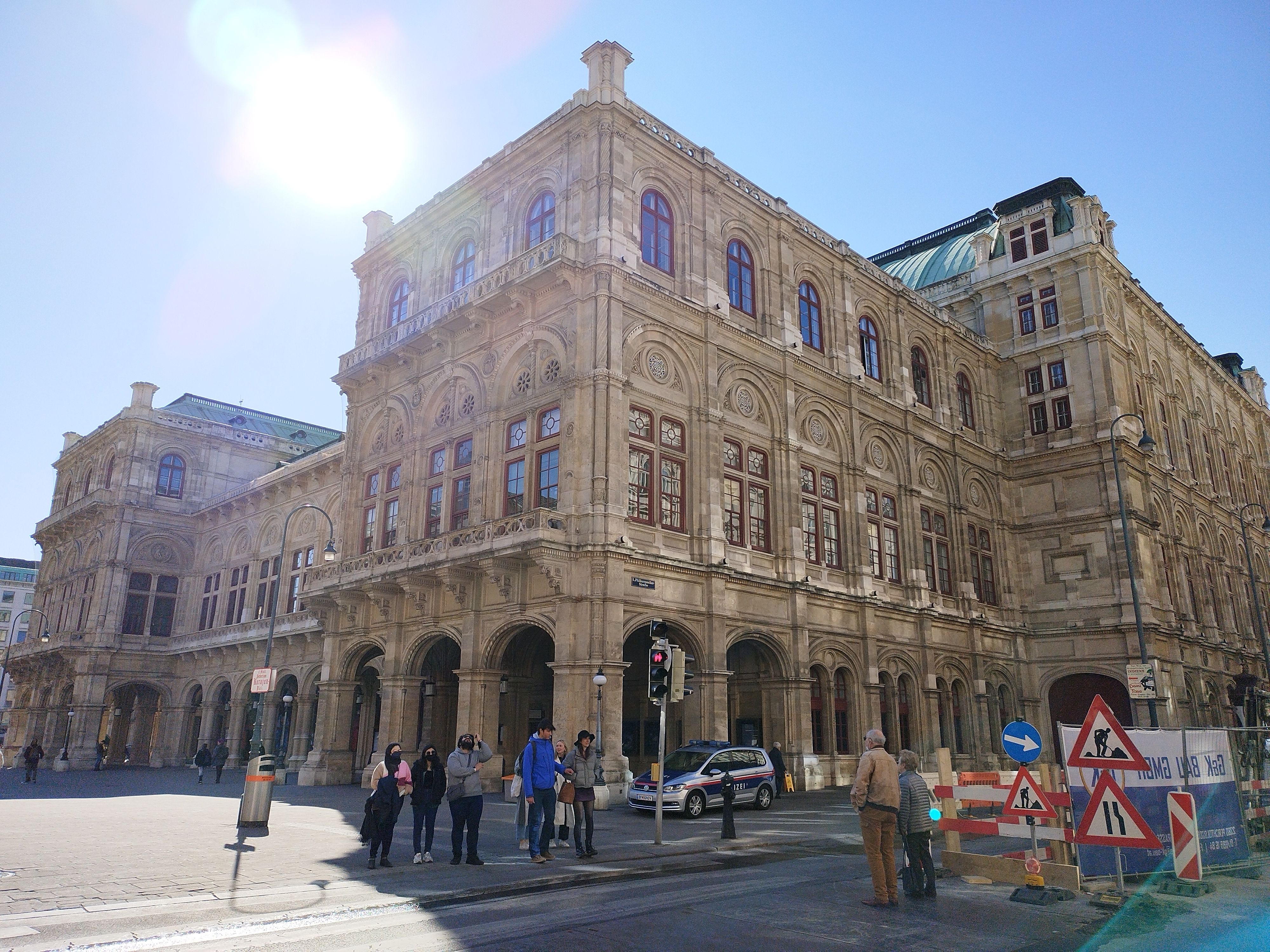 Außergewöhnlich gute Bilder knipst man mit dem Gerät auch in schwierigen Situationen, beispielsweise gegen die gleißende Sonne...