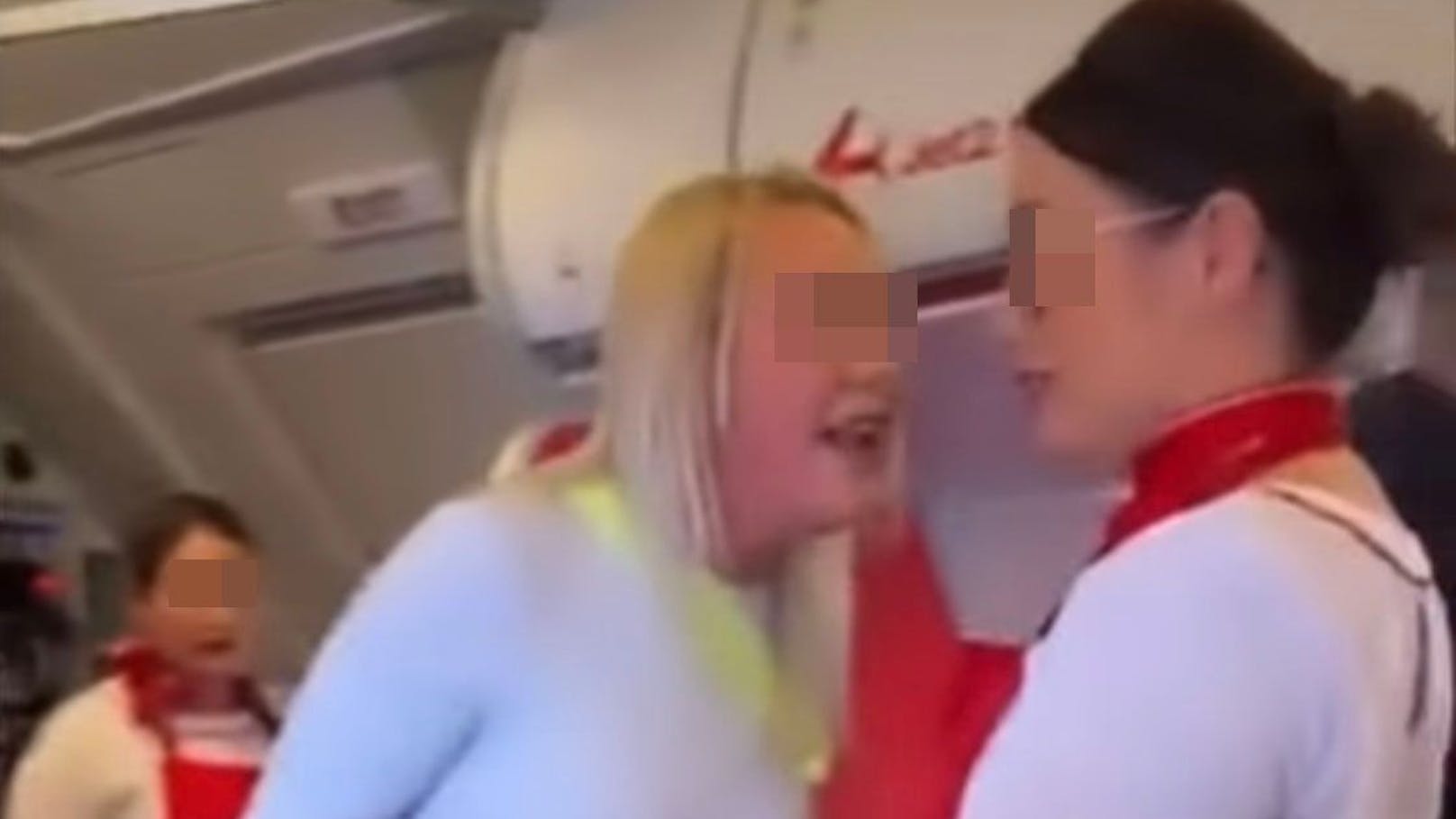 Video zeigt, wie Frau ohne Maske in Jet ausrastet.