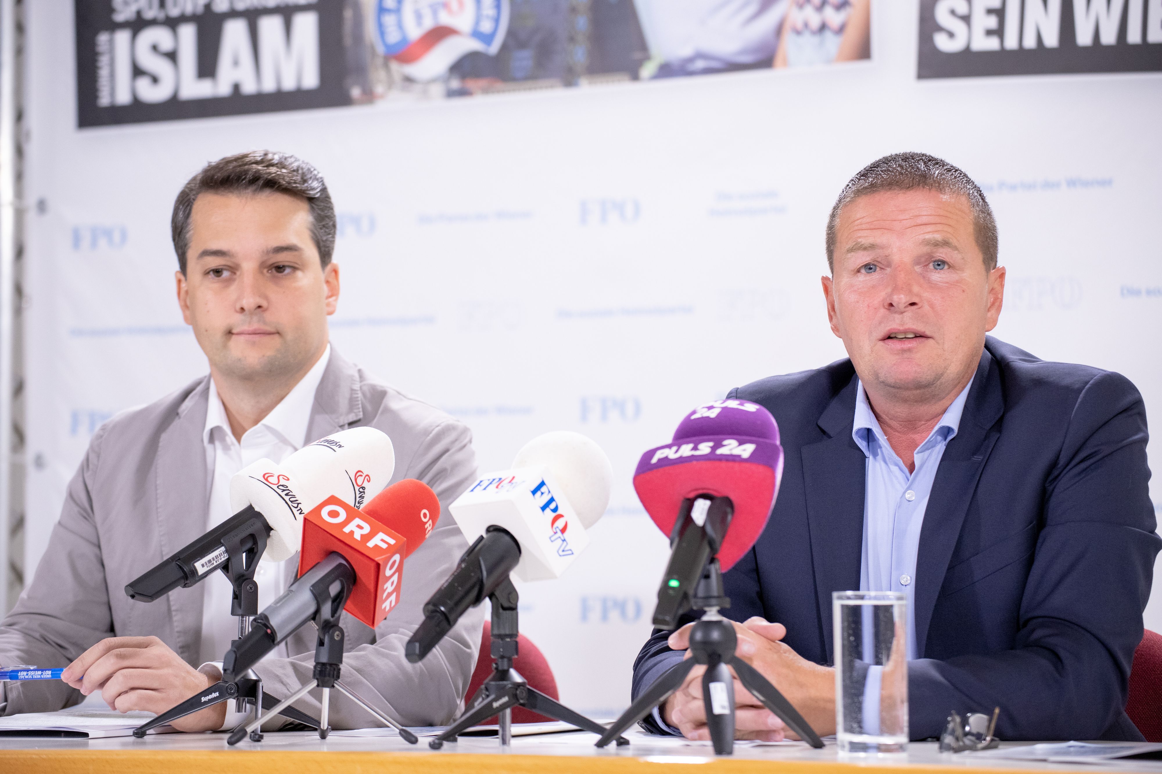 FPÖ-Wien-Chef Dominik Nepp und der freiheitliche Verkehrslandessprecher  Toni Mahdalik.