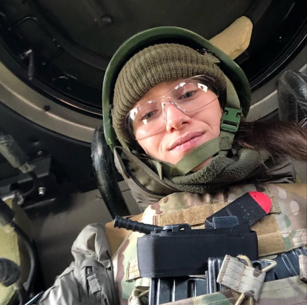 Die 23-jährige Giulia Schiff kämpft derzeit in der Ukraine gegen die russischen Invasoren.