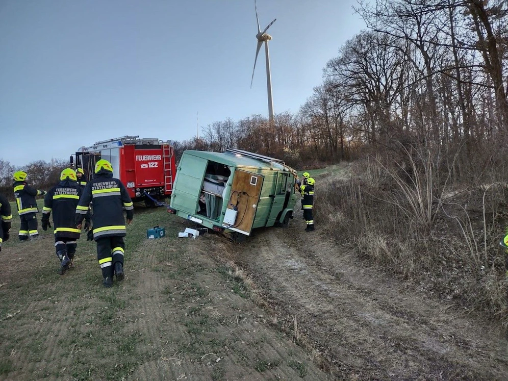 Die Feuerwehr im Einsatz vor Ort.