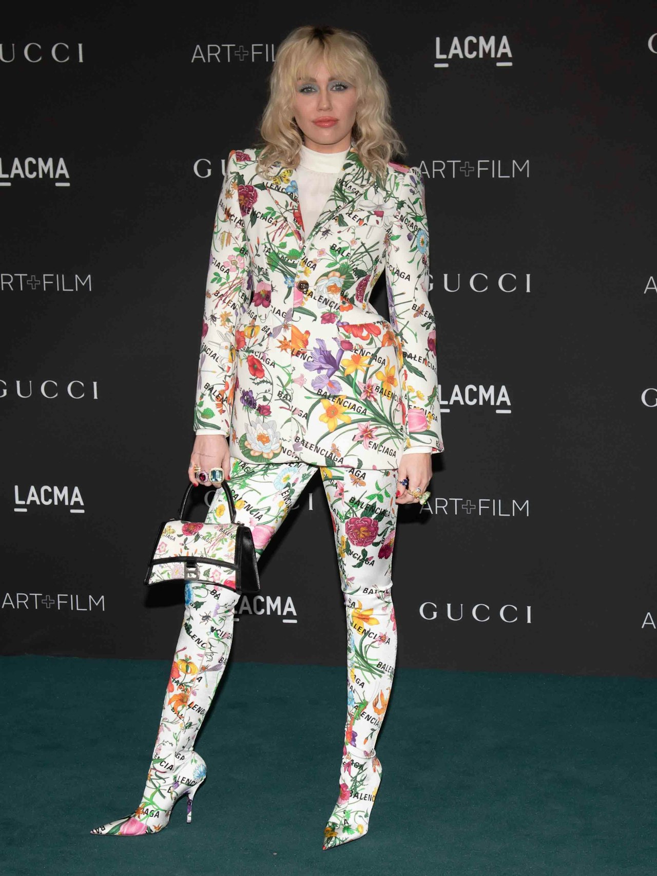 Heute.at - Blitzeinschlag – Notlandung von Miley Cyrus Privatjet