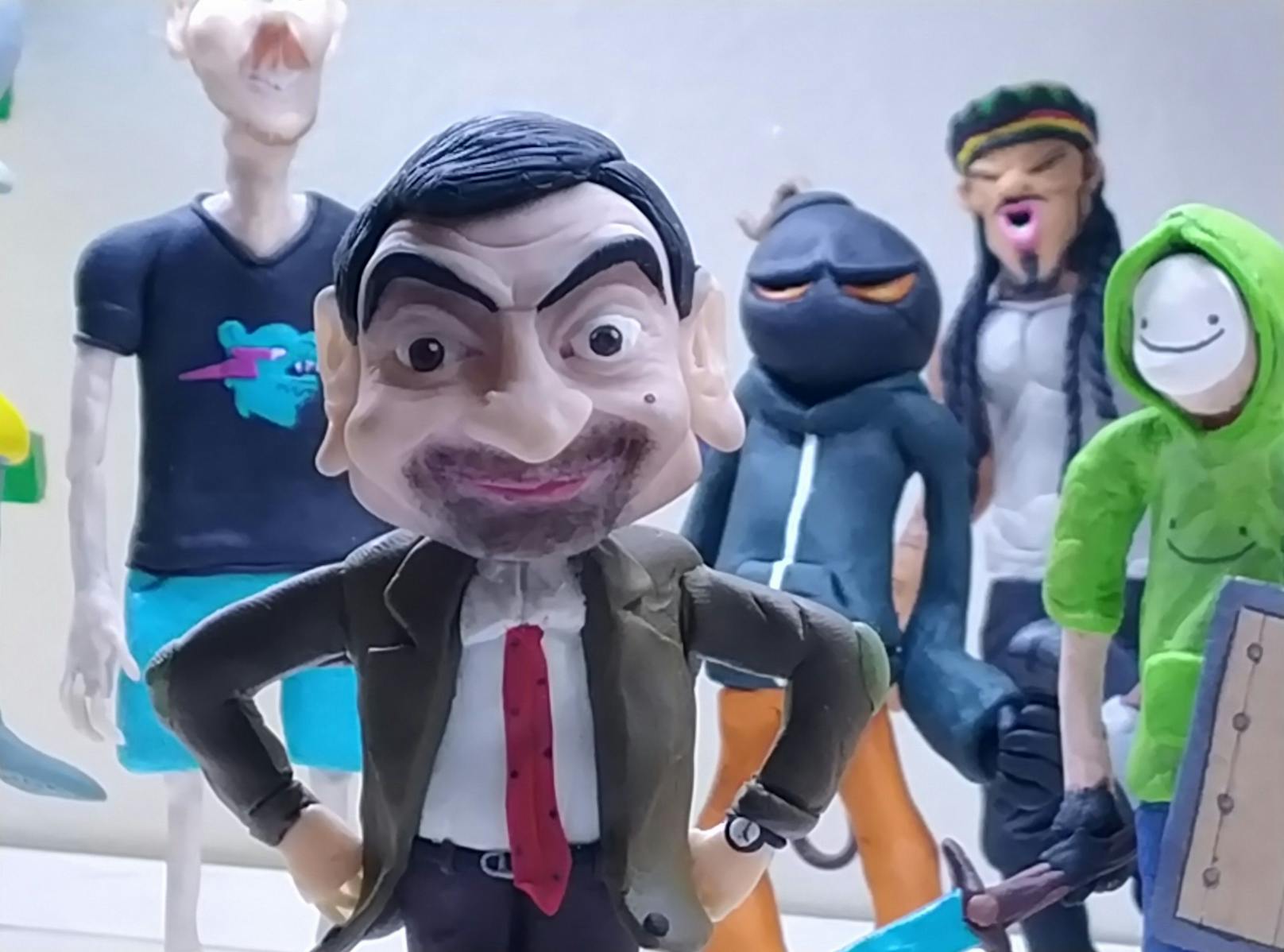 In seiner rund zweijährigen Karriere als Plastilinkünstler baute Emmanuel 200 Figuren, darunter etwa Mr. Bean.