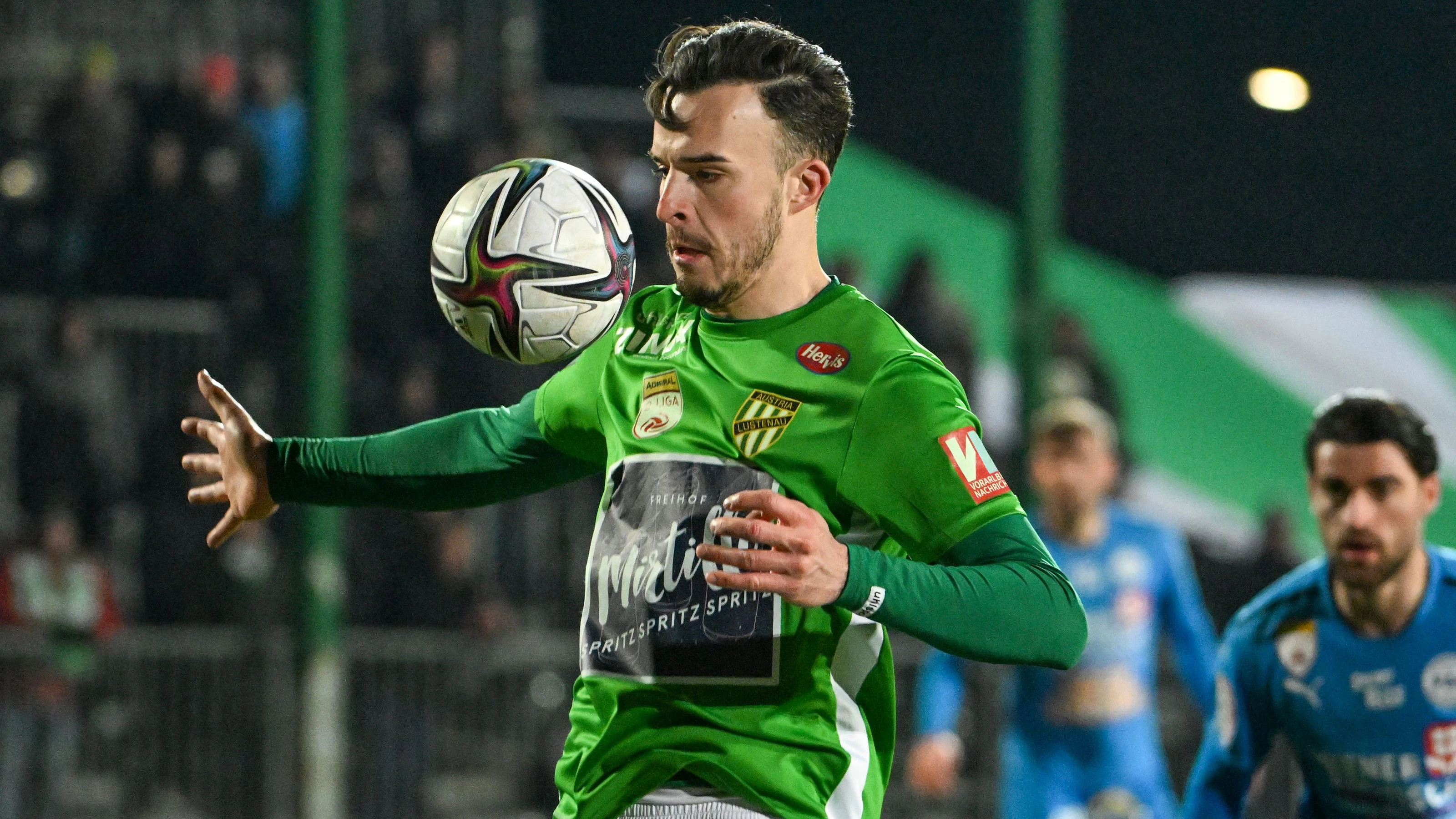 Tabakovic im grünen Lustenau-Trikot