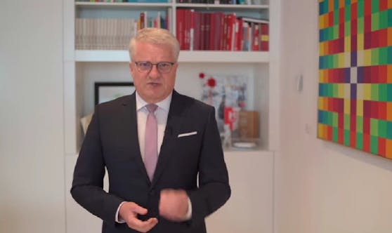 Klaus Luger kritisiert die Regierung in einem neuen Video mit scharfen Worten.