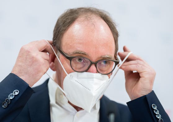 Gesundheitsminister Johannes Rauch (Grüne) bezog am Freitag Stellung zur Masken-Debatte.