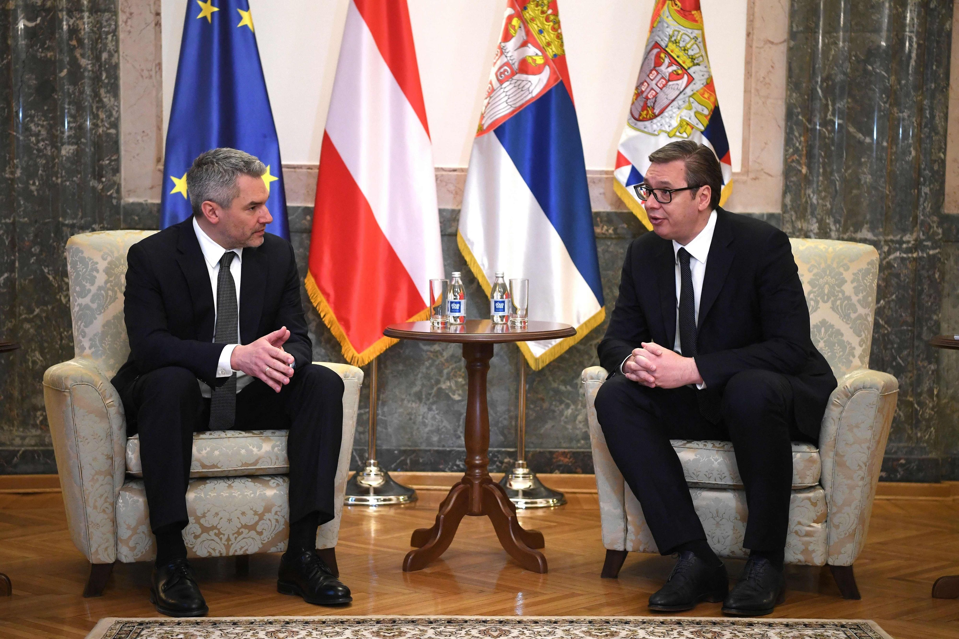Bundeskanzler Karl Nehammer beim selbischen Präsidenten Aleksandar Vucic am 17. März 2022 in Belgrad.